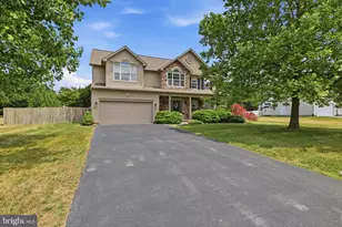 235 N Allwood Dr, Hanover, PA 17331 - Photo 2