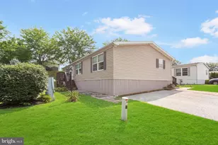 60 Broad Wing Dr, Hanover, PA 17331 - Photo 1