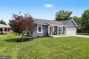 301 W Myrtle St, Littlestown, PA 17340 - Photo 4