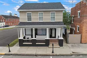 105 S Queen St, Abbottstown, PA 17301 - Photo 1
