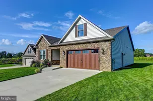 29 Smith Cir, Littlestown, PA 17340 - Photo 1