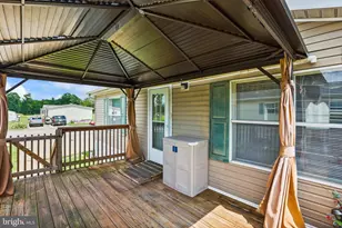 29 Hampshire Dr, New Oxford, PA 17350 - Photo 2