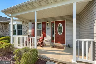 29 Lottie Ln, New Oxford, PA 17350 - Photo 2