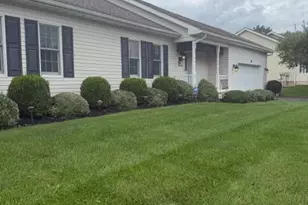 70 Kevin Dr, New Oxford, PA 17350 - Photo 2