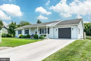3 Chinkapin Dr, New Oxford, PA 17350 - Photo 1
