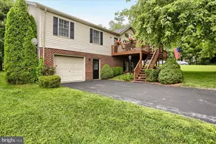 483 Lake Meade Dr, East Berlin, PA 17316 - Photo 2