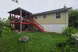 302 Hanover St, New Oxford, PA 17350 - Photo 6