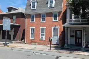 126 E York St, Gettysburg, PA 17325 - Photo 2