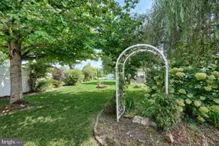 111 Pleasant St, New Oxford, PA 17350 - Photo 30