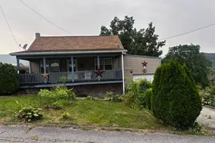 303 16th St, Saxton, PA 16678 - Photo 2