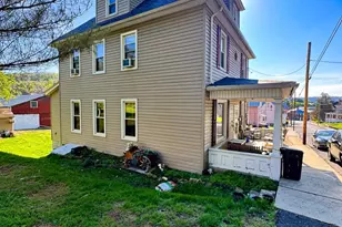 37 W 3rd St, Everett, PA 15537 - Photo 2