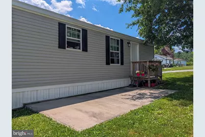 210 Chestnut St, New Paris, PA 15554 - Photo 2