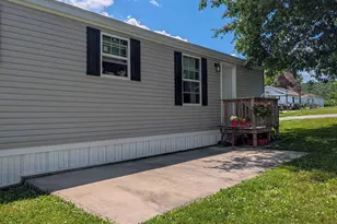 210 Chestnut St, New Paris, PA 15554 - Photo 2