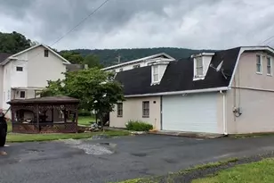 215 N Spring St, Everett, PA 15537 - Photo 94