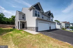 36 Rosalie's Way, Temple, PA 19560 - Photo 4