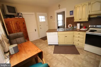 219 E Lancaster Avenue, Shillington, PA 19607 - Photo 6