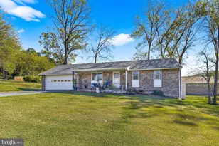34 Deppen Dr, Womelsdorf, PA 19567 - Photo 1