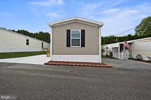 11 Woodland Ln, Mertztown, PA 19539 - Photo 1