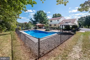 17 Mellon School Ln, Fleetwood, PA 19522 - Photo 32