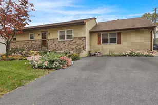 3810 Willow Grove Ave, Reading, PA 19605 - Photo 2