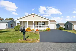 7 Mockingbird Ct, Bechtelsville, PA 19505 - Photo 2
