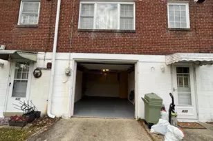 435 Sycamore Rd, Reading, PA 19611 - Photo 2