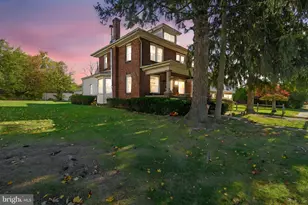 437 Jefferson St, Reading, PA 19605 - Photo 2