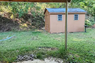 327A Parkview Rd, Reading, PA 19606 - Photo 8