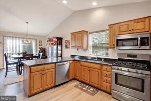 2401 Goddard Ave, Reading, PA 19608 - Photo 8