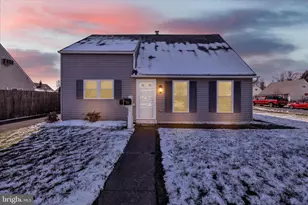 706 Wagon Wheel Ln, Temple, PA 19560 - Photo 2