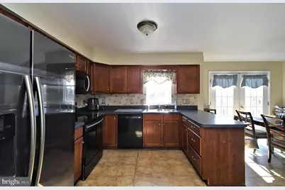 306 Kingston Drive, Douglassville, PA 19518 - Photo 8