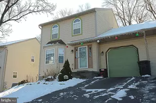 10 Sabrina St, Wernersville, PA 19565 - Photo 2
