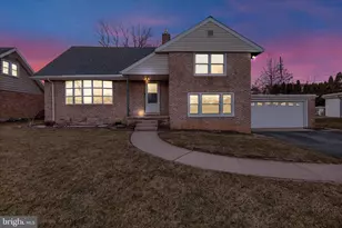 2313 Bressler Dr, Reading, PA 19609 - Photo 2