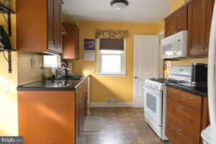 352 Ashley Dr, Reading, PA 19607 - Photo 6