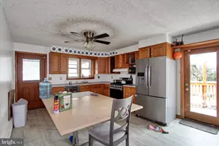 11 Monroe St, Reading, PA 19605 - Photo 6