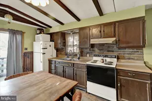 38 W Penn St, Lenhartsville, PA 19534 - Photo 10