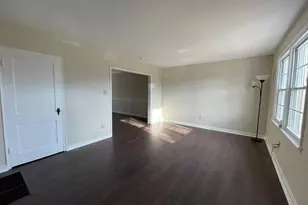 226 Sycamore Rd, Reading, PA 19611 - Photo 2