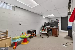 430 Fairview St, Reading, PA 19605 - Photo 24