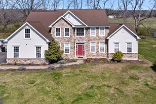 5028 Vista Ct, Mohnton, PA 19540 - Photo 2