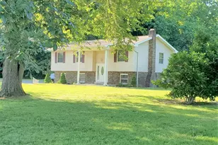 2513 Leisczs Bridge Rd, Reading, PA 19605 - Photo 2