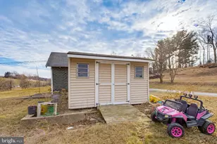 244 E High St, Womelsdorf, PA 19567 - Photo 34