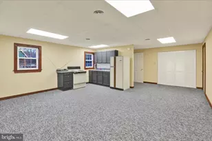 392 5 Locks Rd, Shoemakersville, PA 19555 - Photo 4