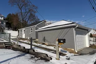 25 W 33rd St, Reading, PA 19606 - Photo 2