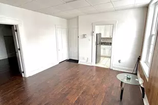 136 S 5th St, Reading, PA 19602 - Photo 2