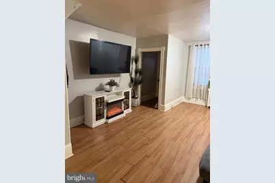 135 S 10th Street, Reading, PA 19602 - Photo 2