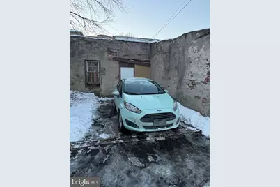 135 S 10th Street, Reading, PA 19602 - Photo 12