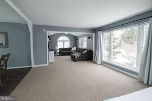 34 Carriage Cir, Oley, PA 19547 - Photo 4