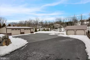 520 Sunday Rd, Lenhartsville, PA 19534 - Photo 4