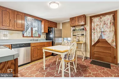 2049 Farmington, Pottstown, PA 19464 - Photo 4