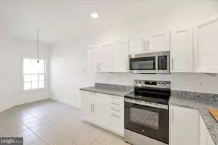 424 Oak Hill Ln, Reading, PA 19610 - Photo 8